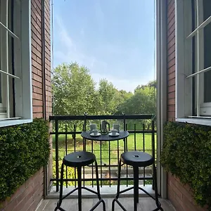 https://luxury-house-dergano.italymilanhotels.net